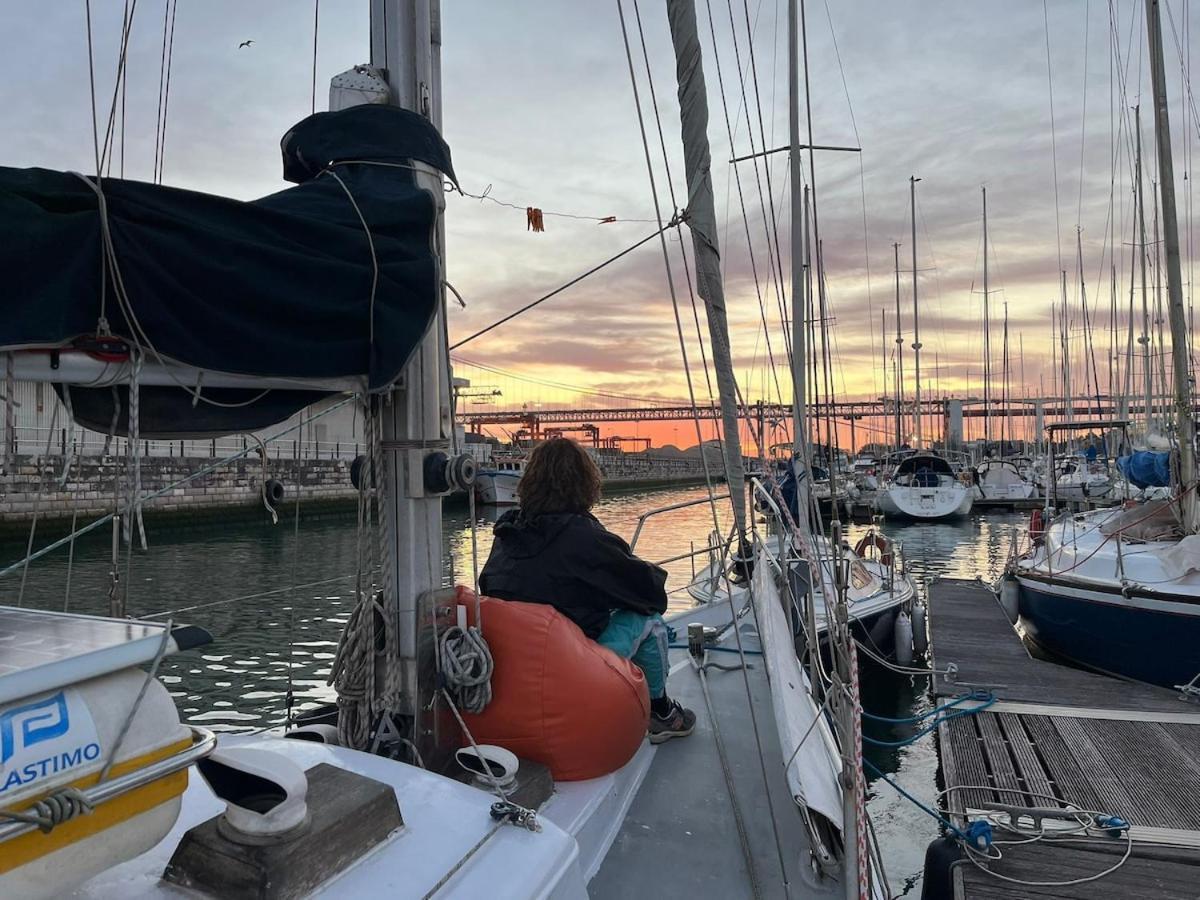 Отель Cozy Lisbon Marina Sleepaboard - Sail Away Экстерьер фото
