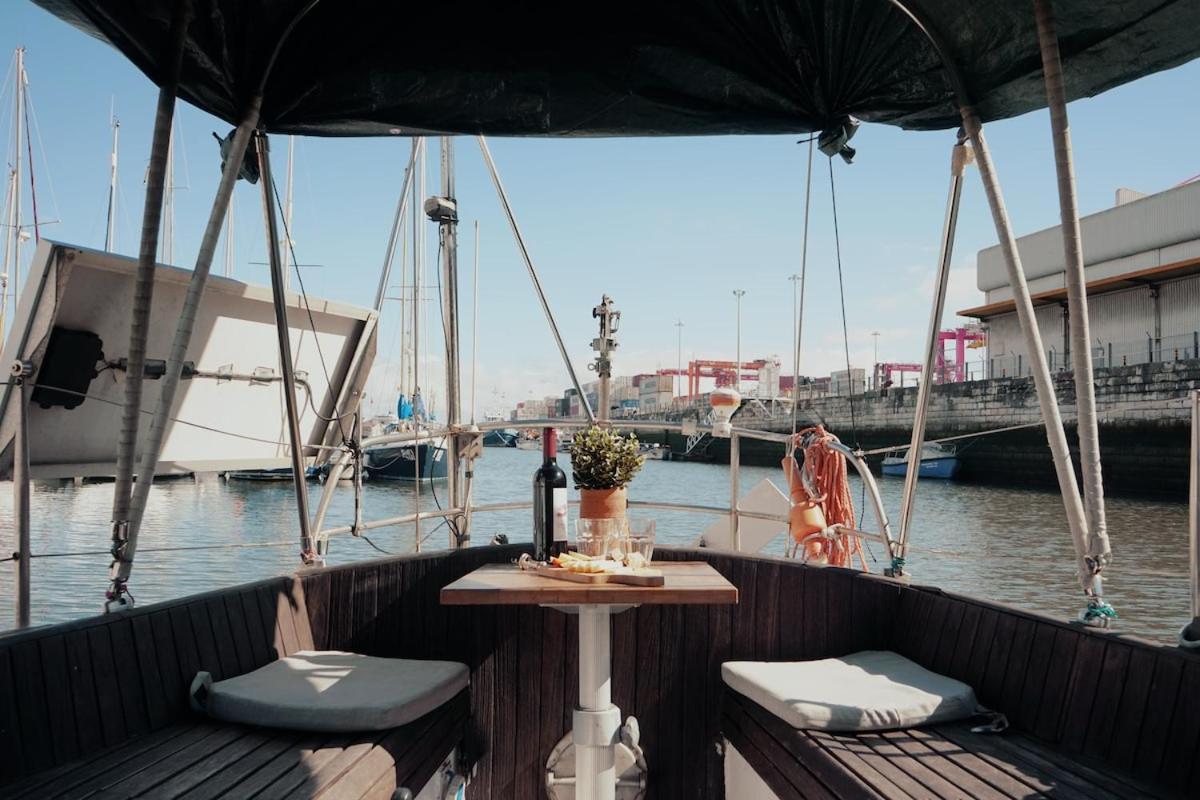 Отель Cozy Lisbon Marina Sleepaboard - Sail Away Экстерьер фото