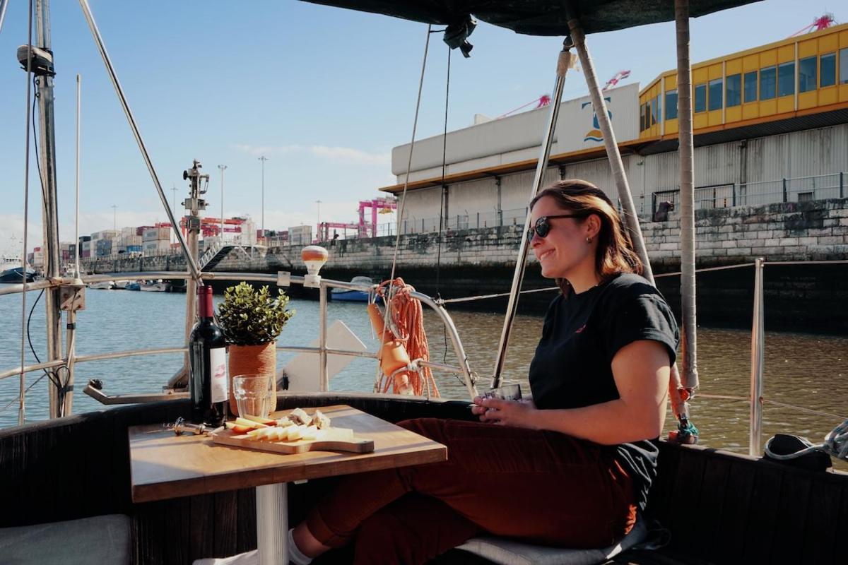 Отель Cozy Lisbon Marina Sleepaboard - Sail Away Экстерьер фото